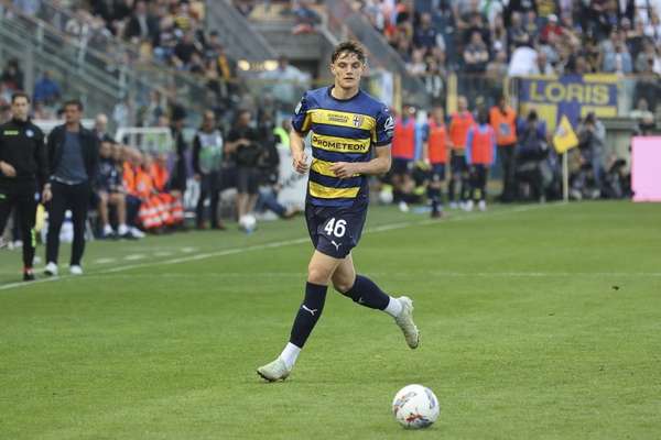 意甲三强与利物浦竞逐帕尔马新星 国米领跑莱奥尼争夺战